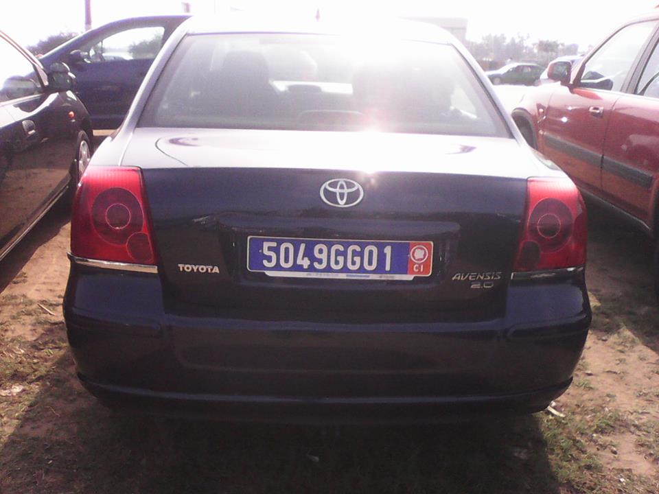 toyota avensis arriere