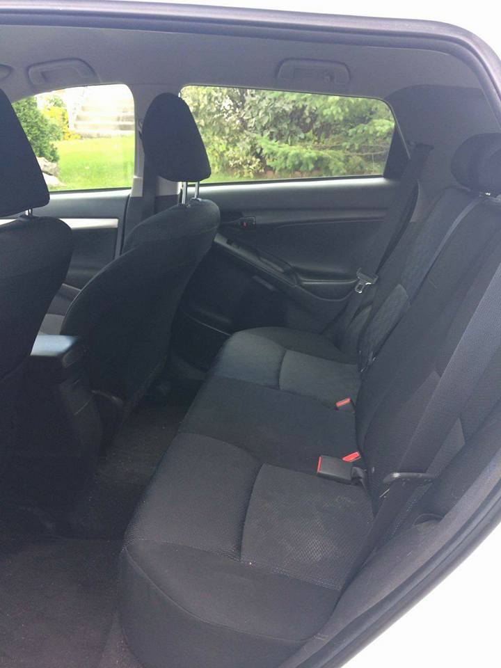 toyota-matrix-siege1