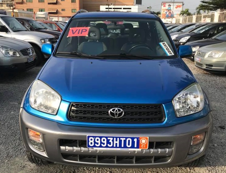 Toyota rav4 bleu face